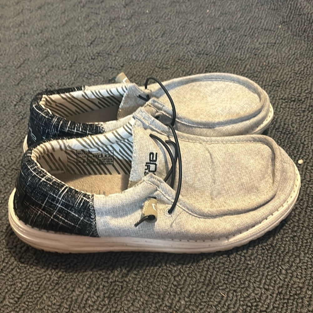 Men’s hey dude shoes